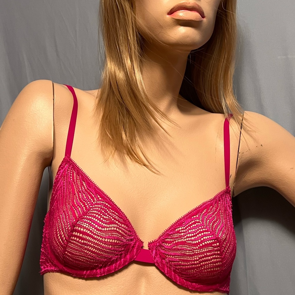 ,Victoria’s Secret  - New Bra -Hot pink 32 C